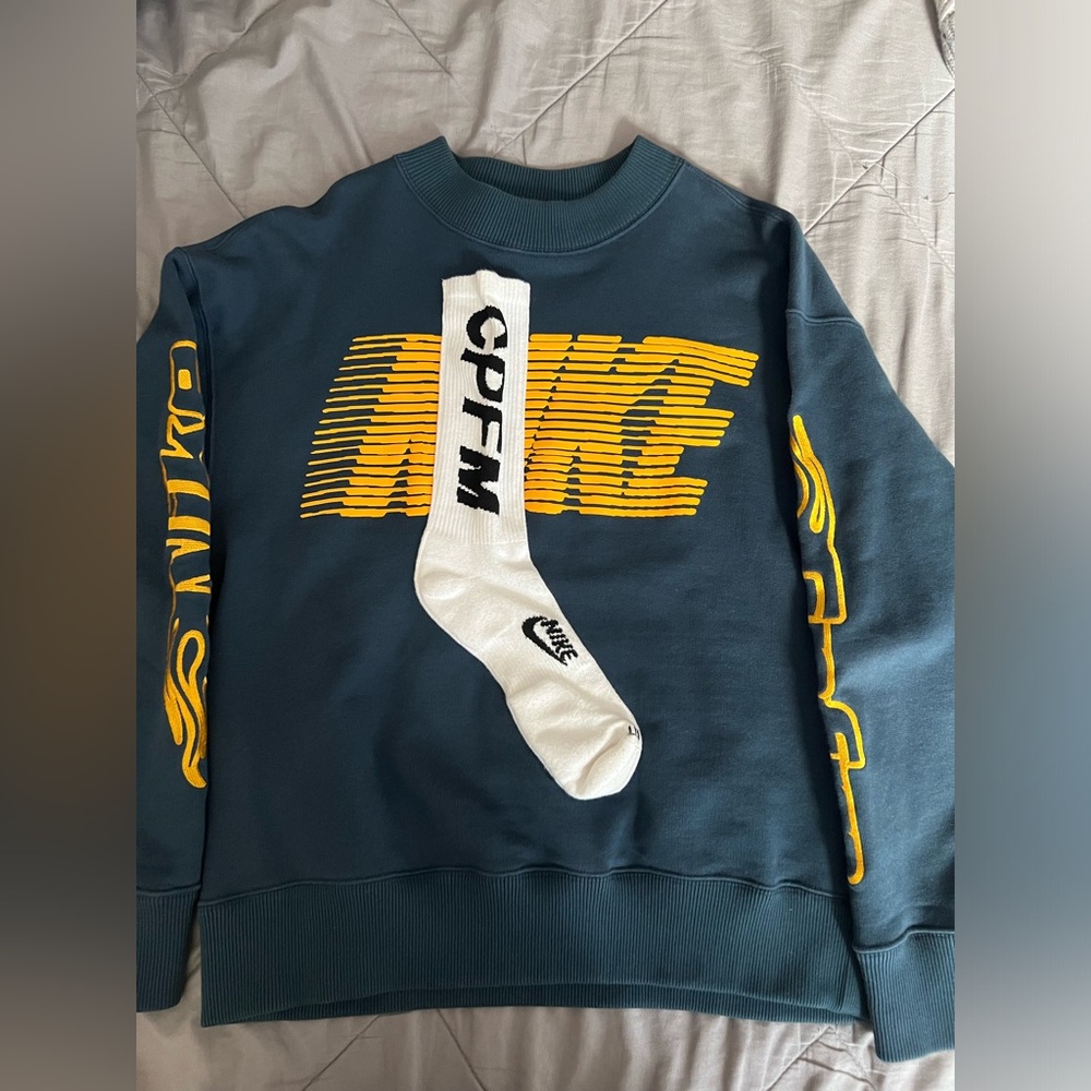 Nike Cactus Plant Flea Market Socks Fleece Crewneck Sweatshirt Size Small